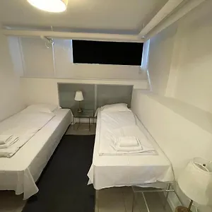 Hotel M18 ***